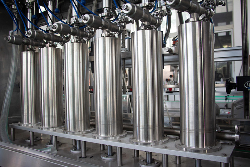 Outomatiese kosmetiese parfuumvulmasjien vir vloeibare bottels